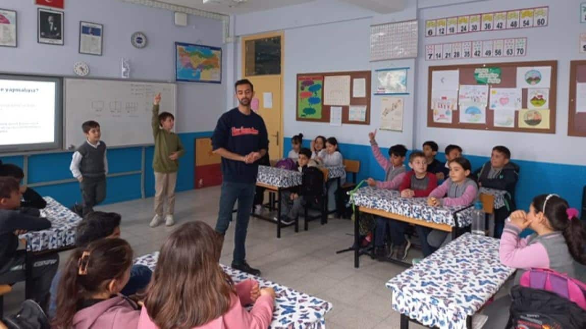  Rehber Öğretmeni Olmayan Okullara Seminerler Düzenlendi